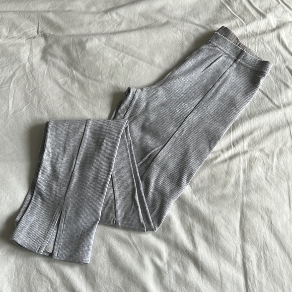 Uniqlo Pants - Uniqlo Ribbed Front Slit Leggings